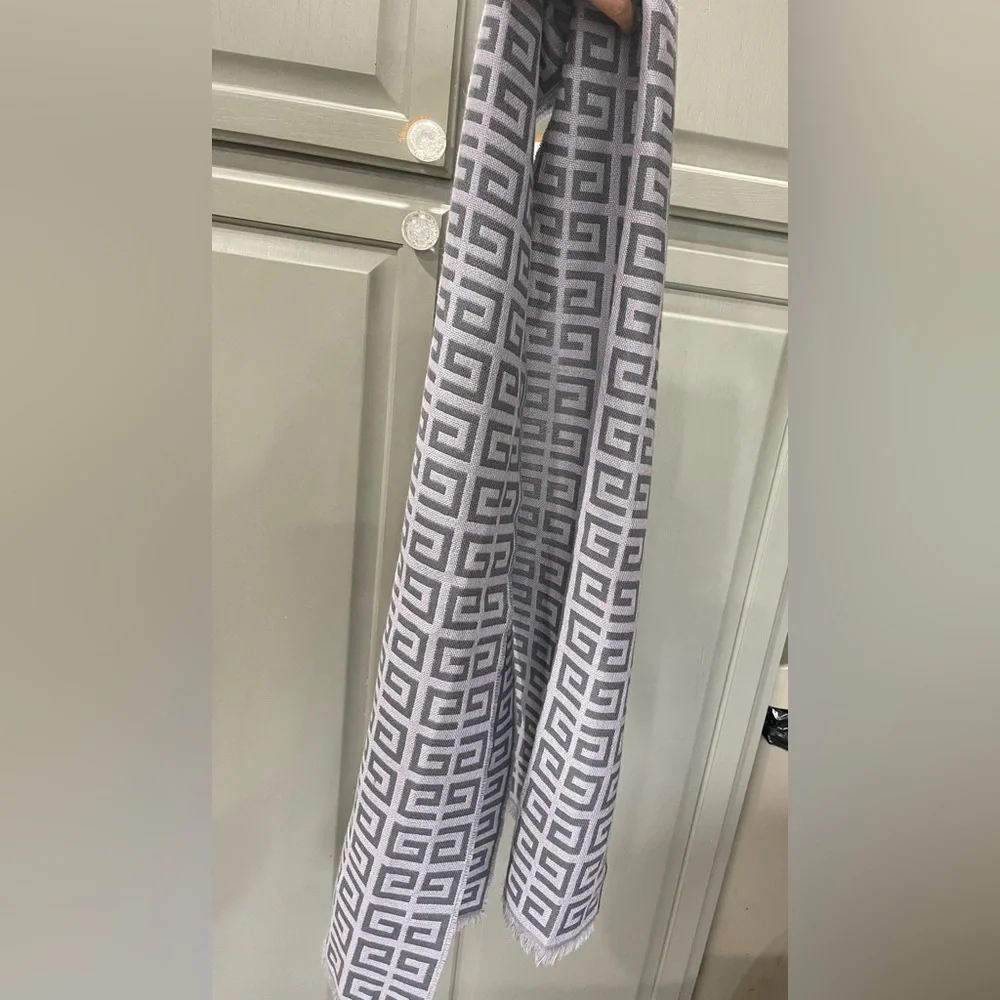 NWOT Givenchy Wool Scarf - Picture 4 of 5